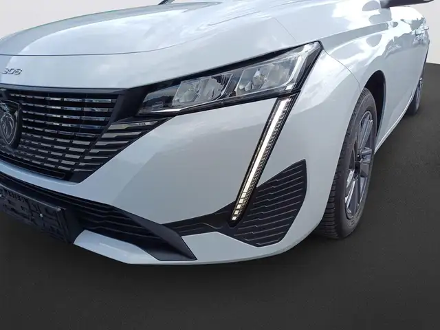 Peugeot 308 SW view 9