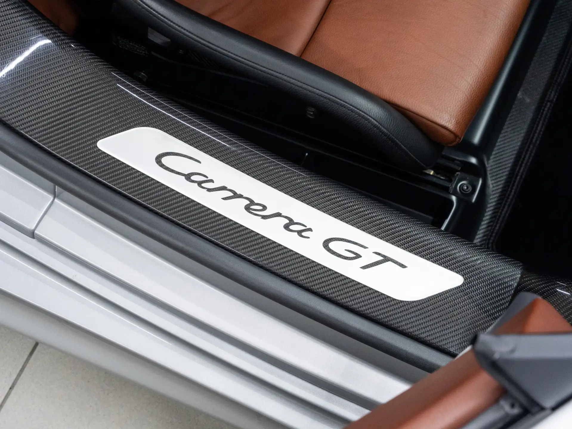 포르쉐 카레라 GT 5.7 V10 2006 화이트 사진 8