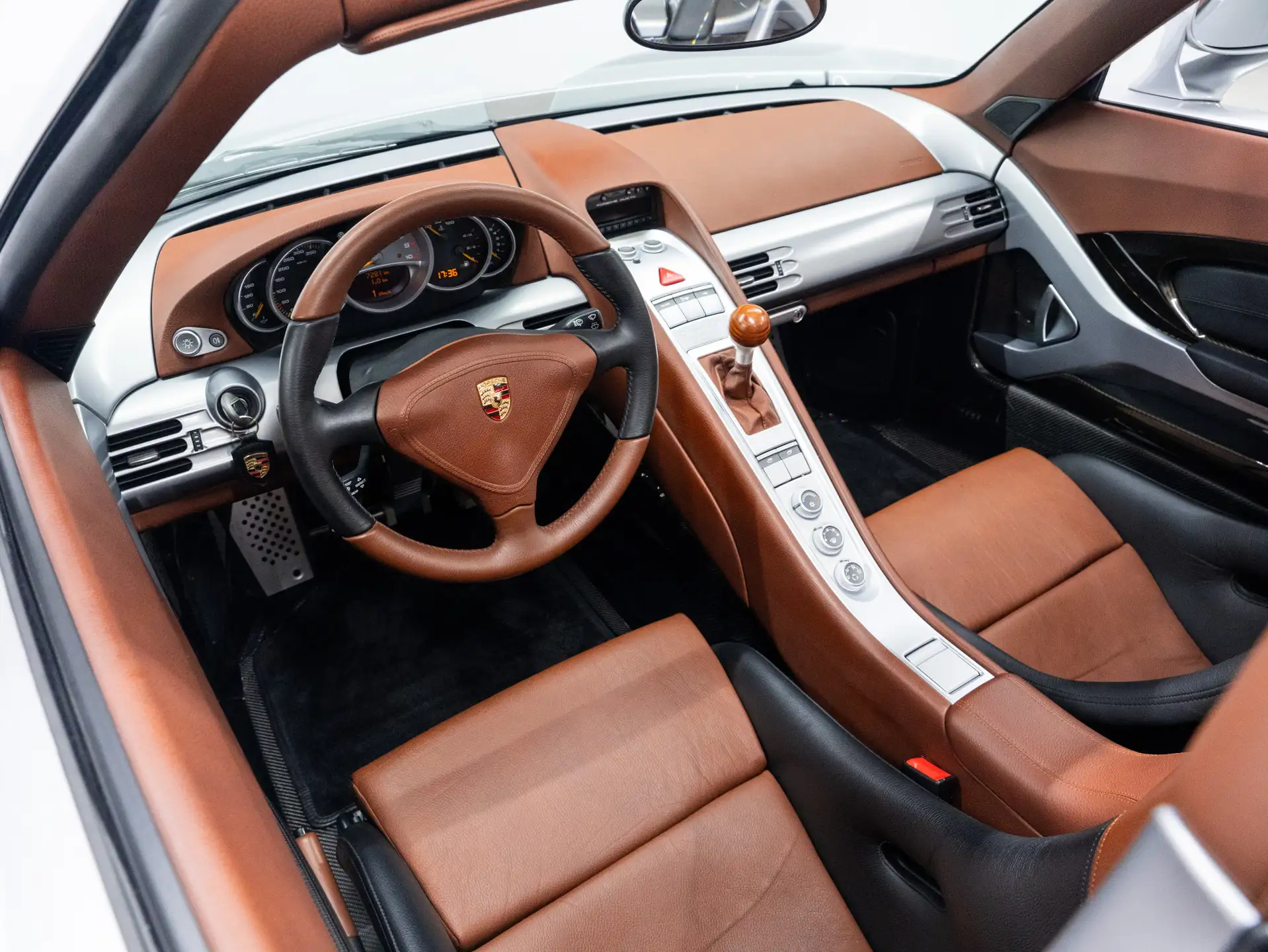 포르쉐 카레라 GT 5.7 V10 2006 화이트 사진 5