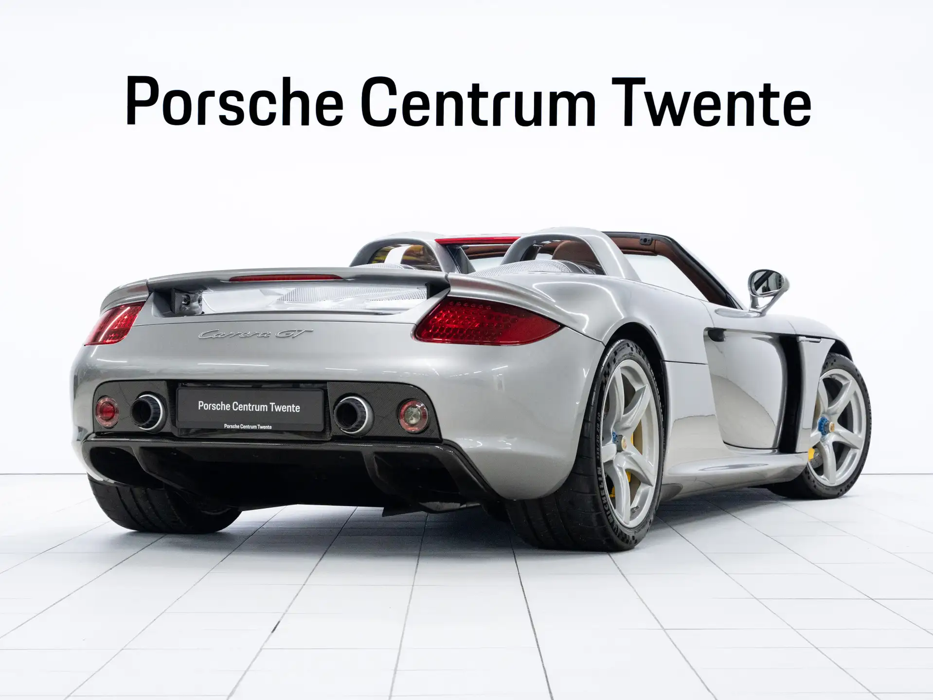 포르쉐 카레라 GT 5.7 V10 2006 화이트 사진 3