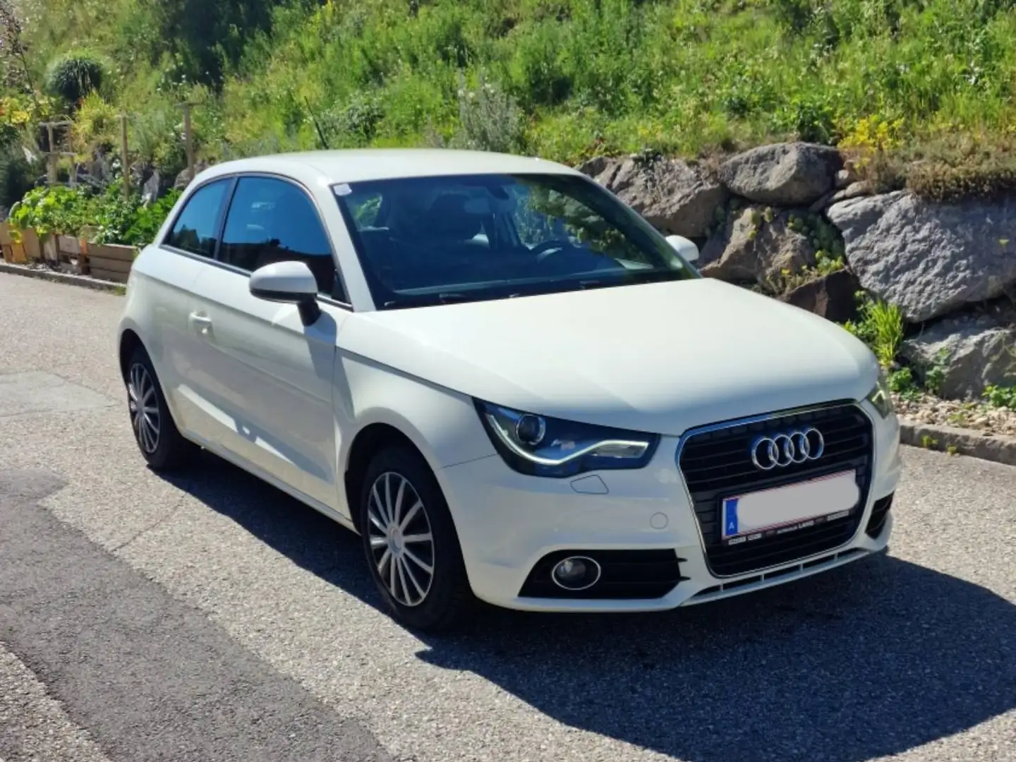 Audi A1 A1 1,2 TFSI Attraction Attraction Weiß - 2