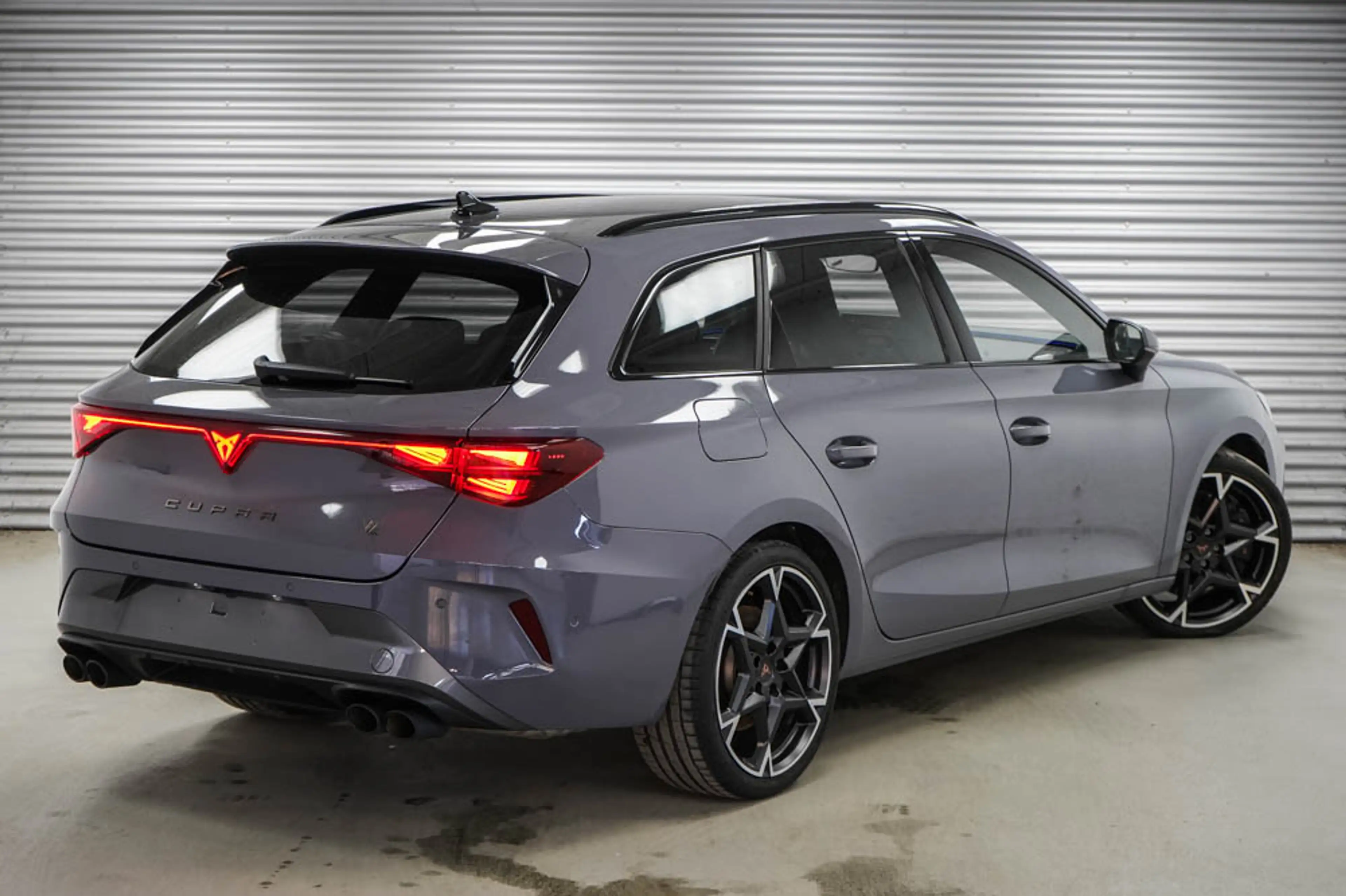 CUPRA Leon ST 2,0 TSI DSG 4x4 VZ - LAGER — photo 3