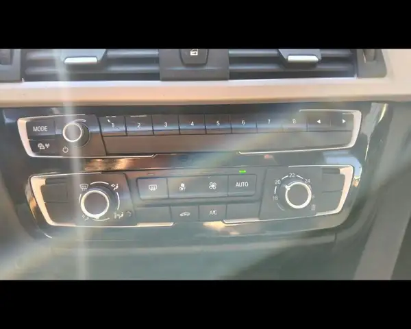 BMW 3 Series view 14