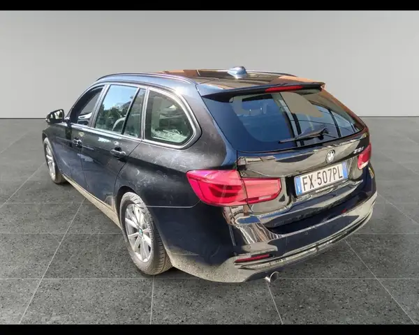 BMW 3 Series view 2