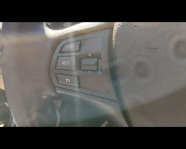 BMW 3 Series view 11
