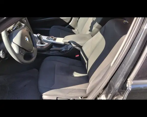 BMW 3 Series view 15