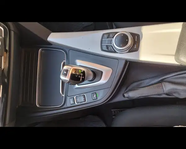 BMW 3 Series view 9