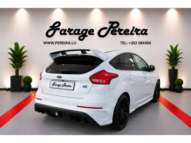Ford Focus view 3