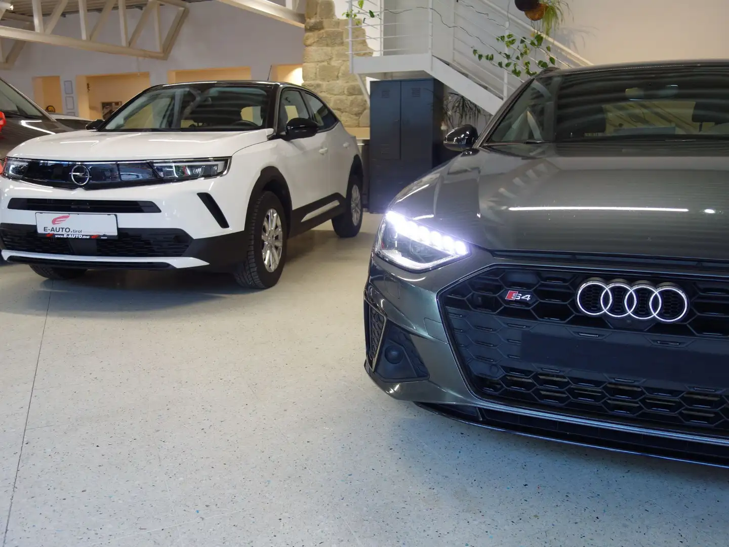 Audi S4 quattro Aut. *BLACK-LINE *ERSTBESITZ *MATRIX *STH Grau - 2