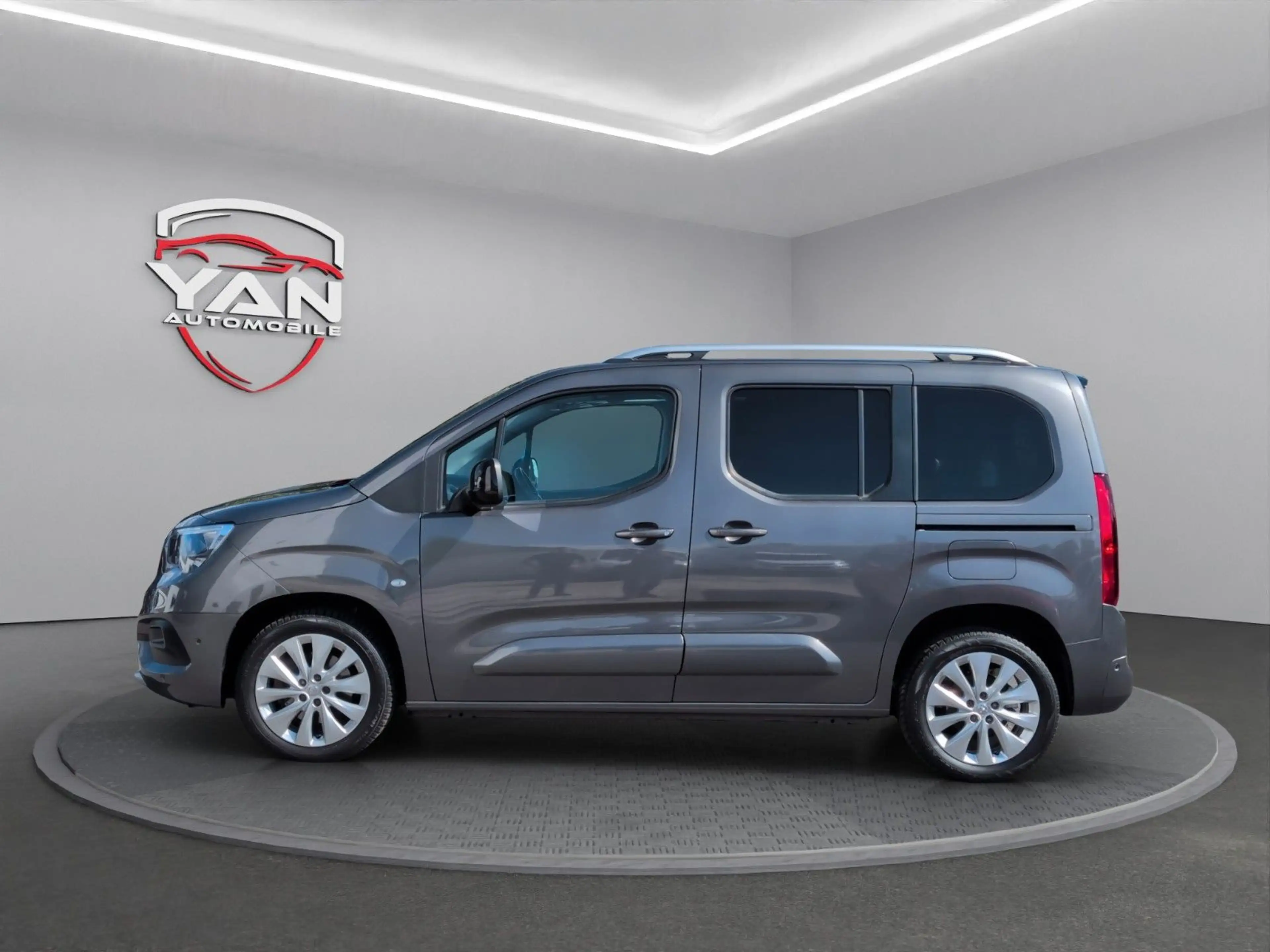 Opel Combo Life E Ultimate *PANORAMA*AUTOMATIK*AHK* — photo 9