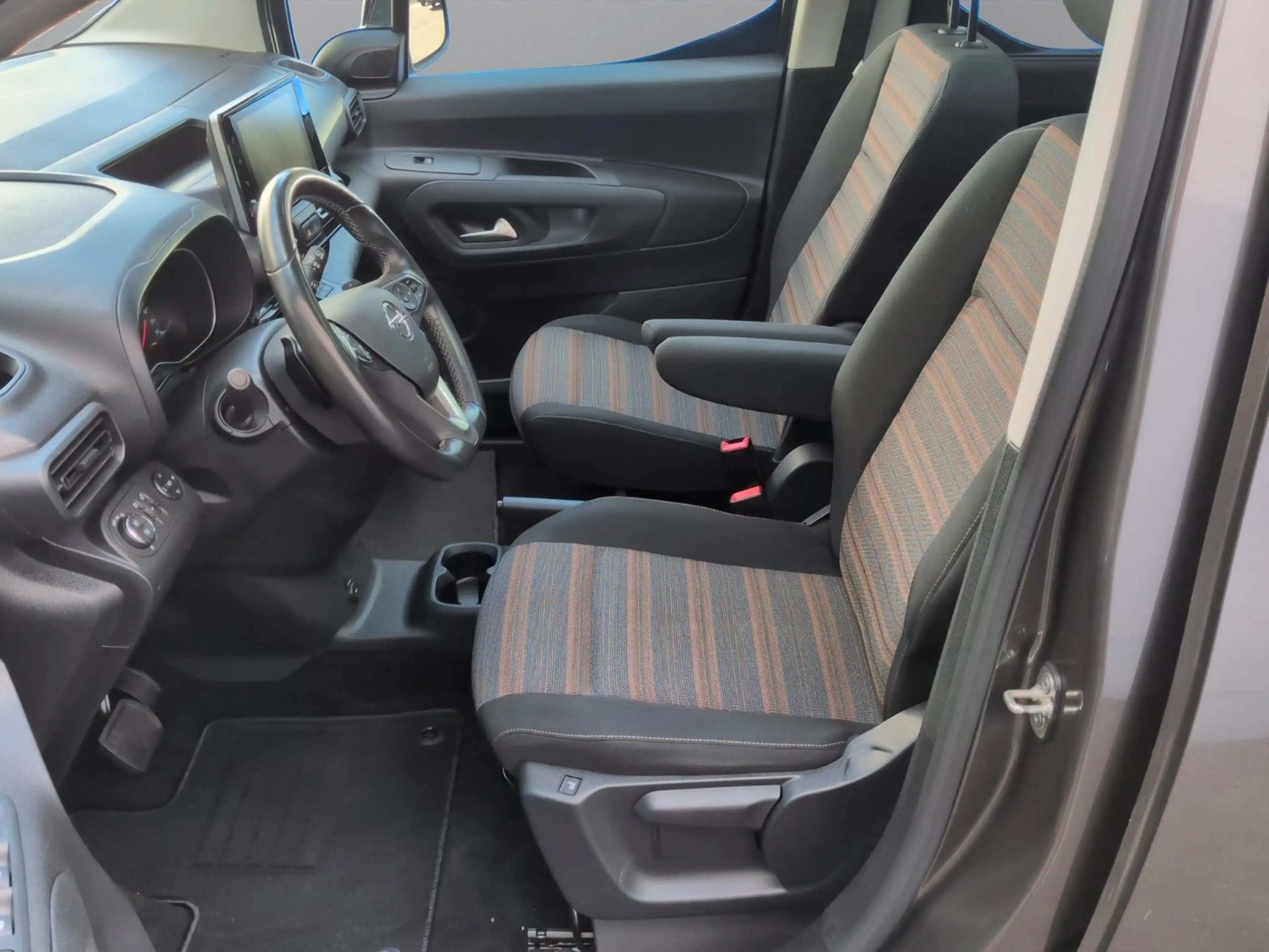 Opel Combo Life E Ultimate *PANORAMA*AUTOMATIK*AHK* — photo 11