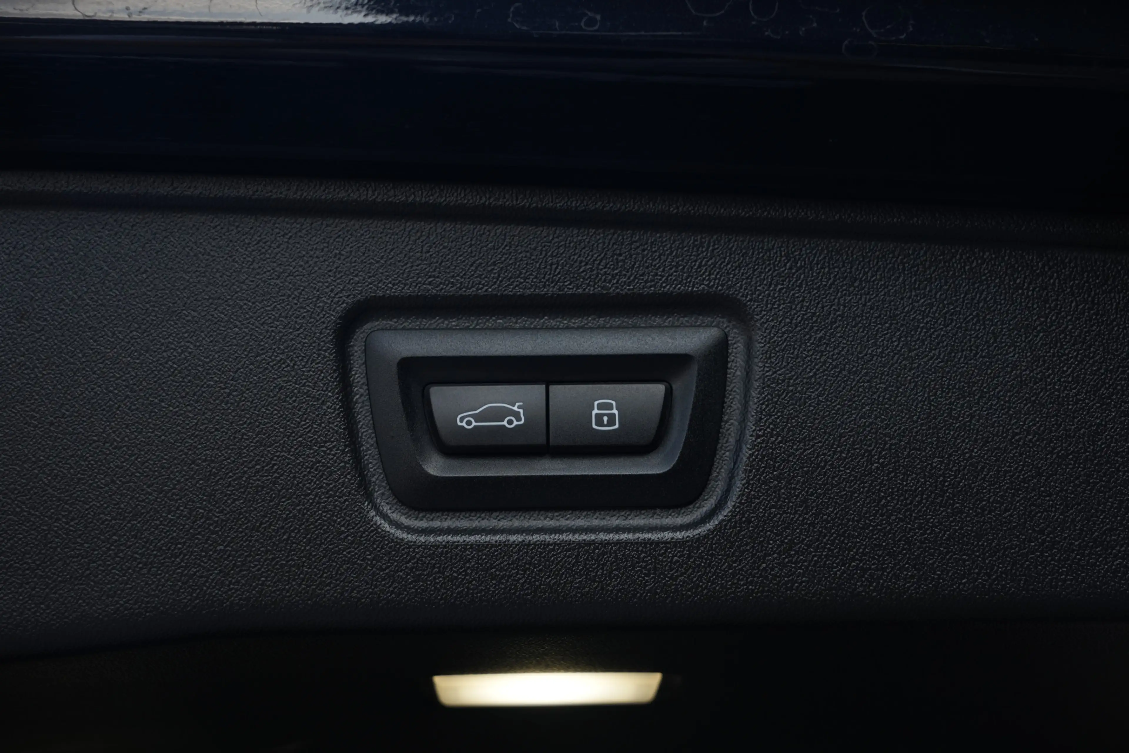 BMW 530 5-serie Touring 530e M Sport | 300PK | Pano | Harm — photo 37