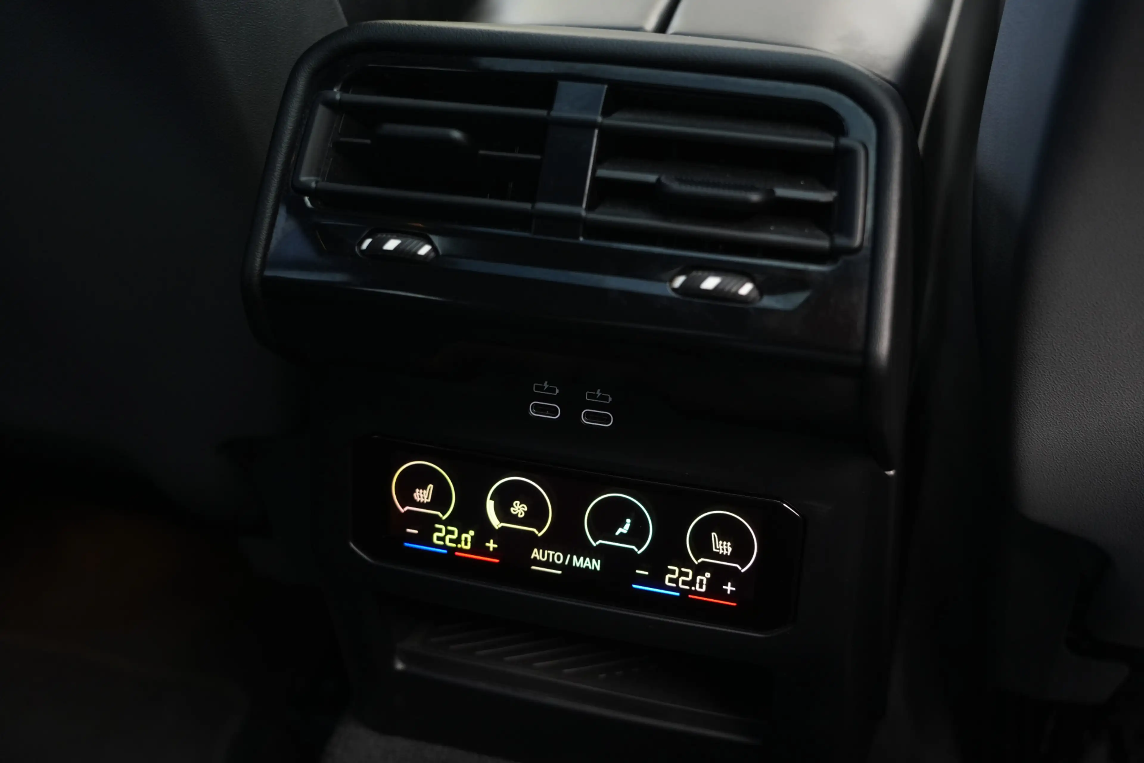BMW 530 5-serie Touring 530e M Sport | 300PK | Pano | Harm — photo 34