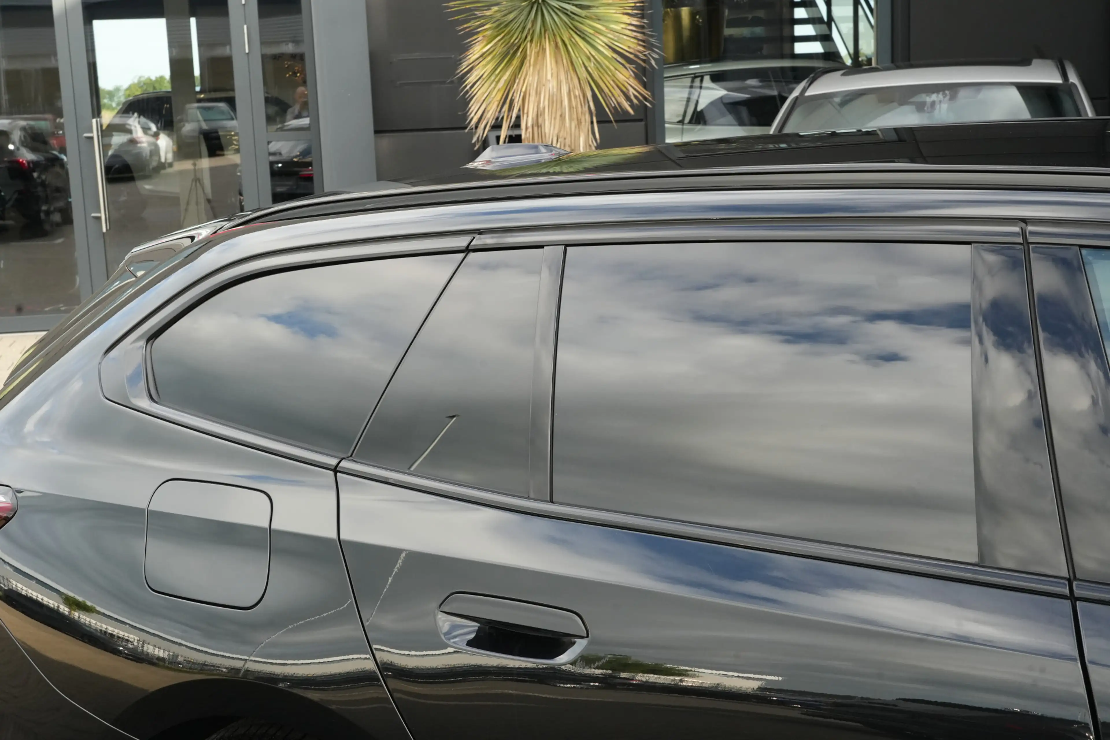 BMW 530 5-serie Touring 530e M Sport | 300PK | Pano | Harm — photo 31