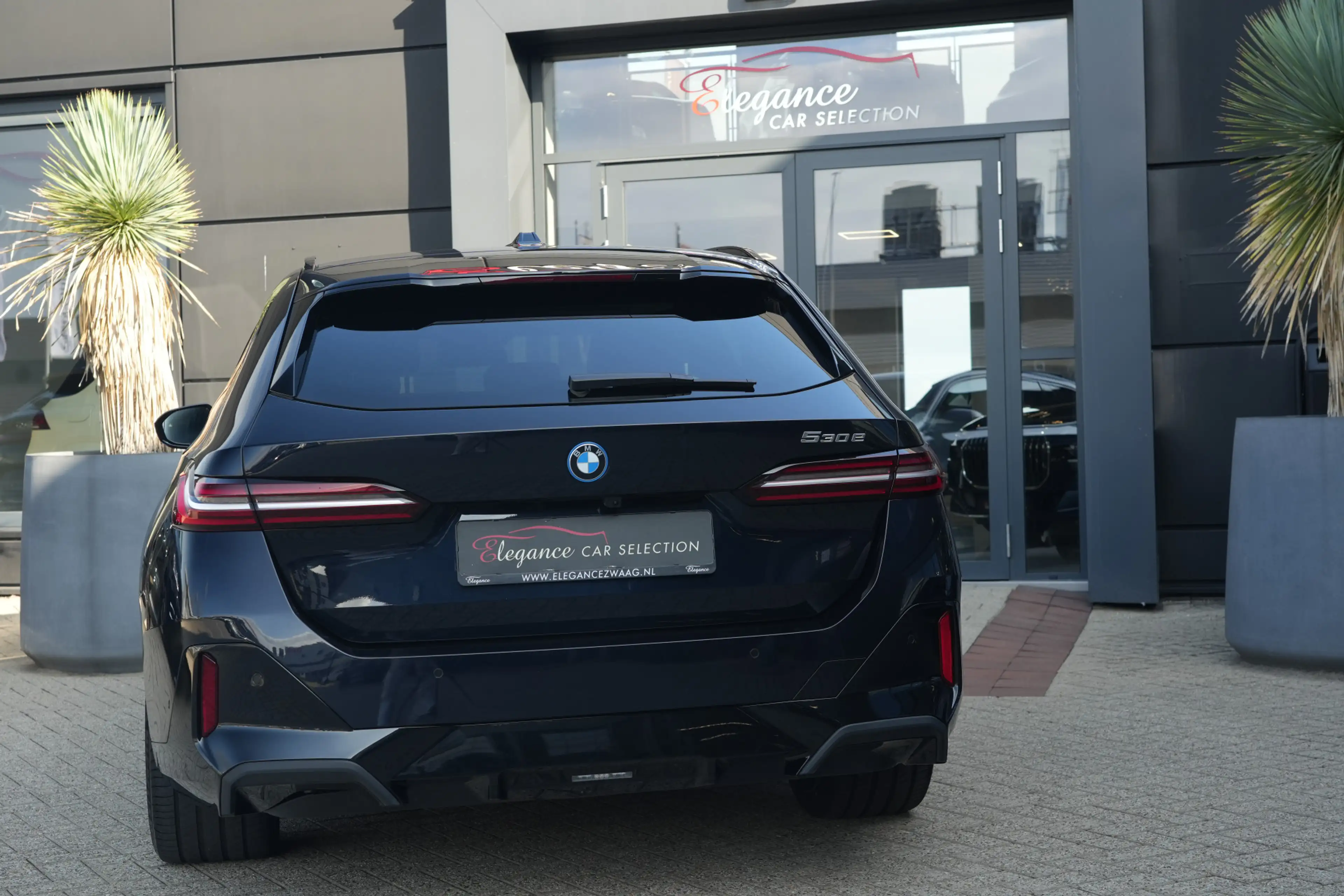 BMW 530 5-serie Touring 530e M Sport | 300PK | Pano | Harm — photo 35