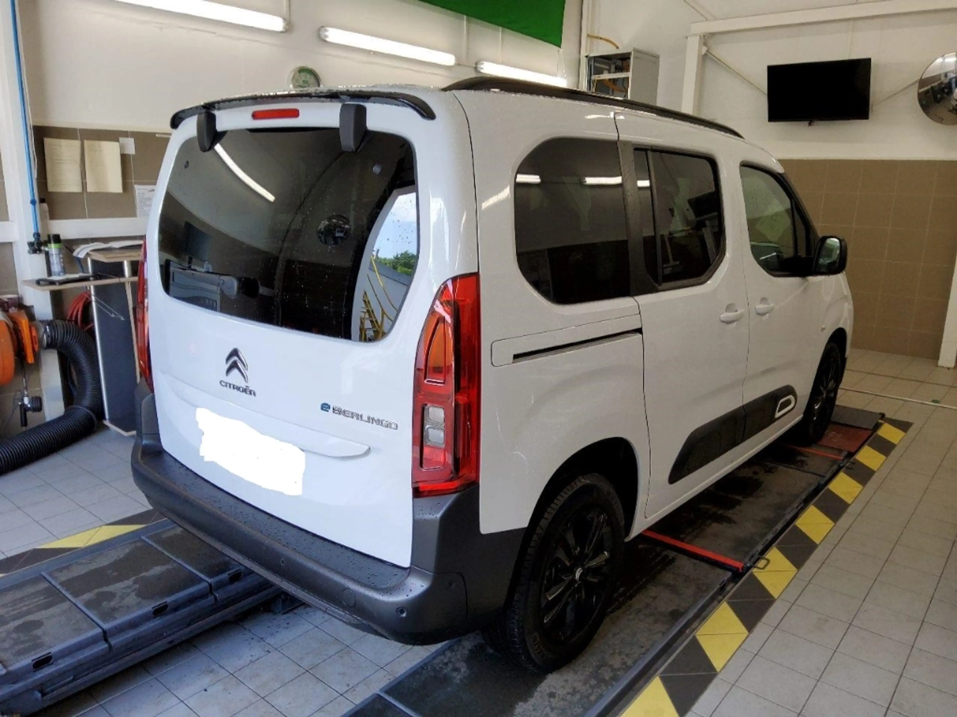Citroen Berlingo Shine 11kw Shz Navi Kamera PDC v+h — photo 3