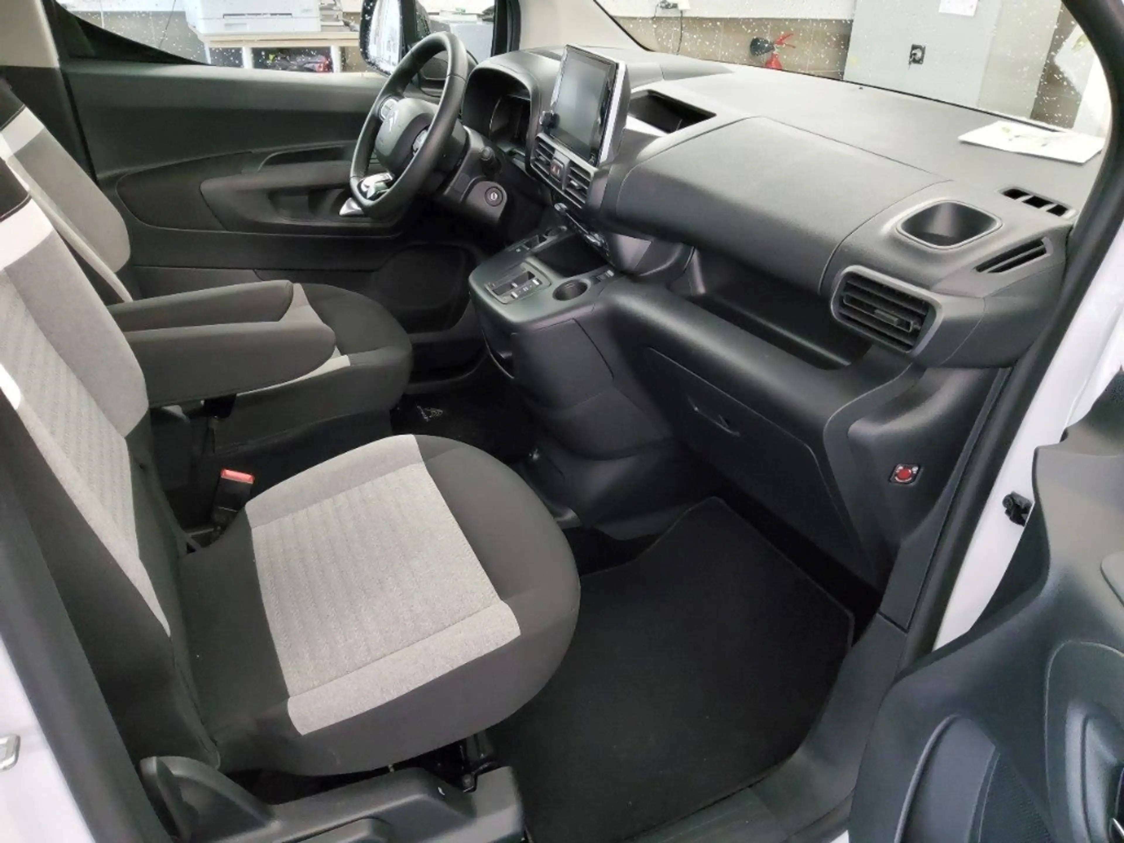 Citroen Berlingo Shine 11kw Shz Navi Kamera PDC v+h — photo 4
