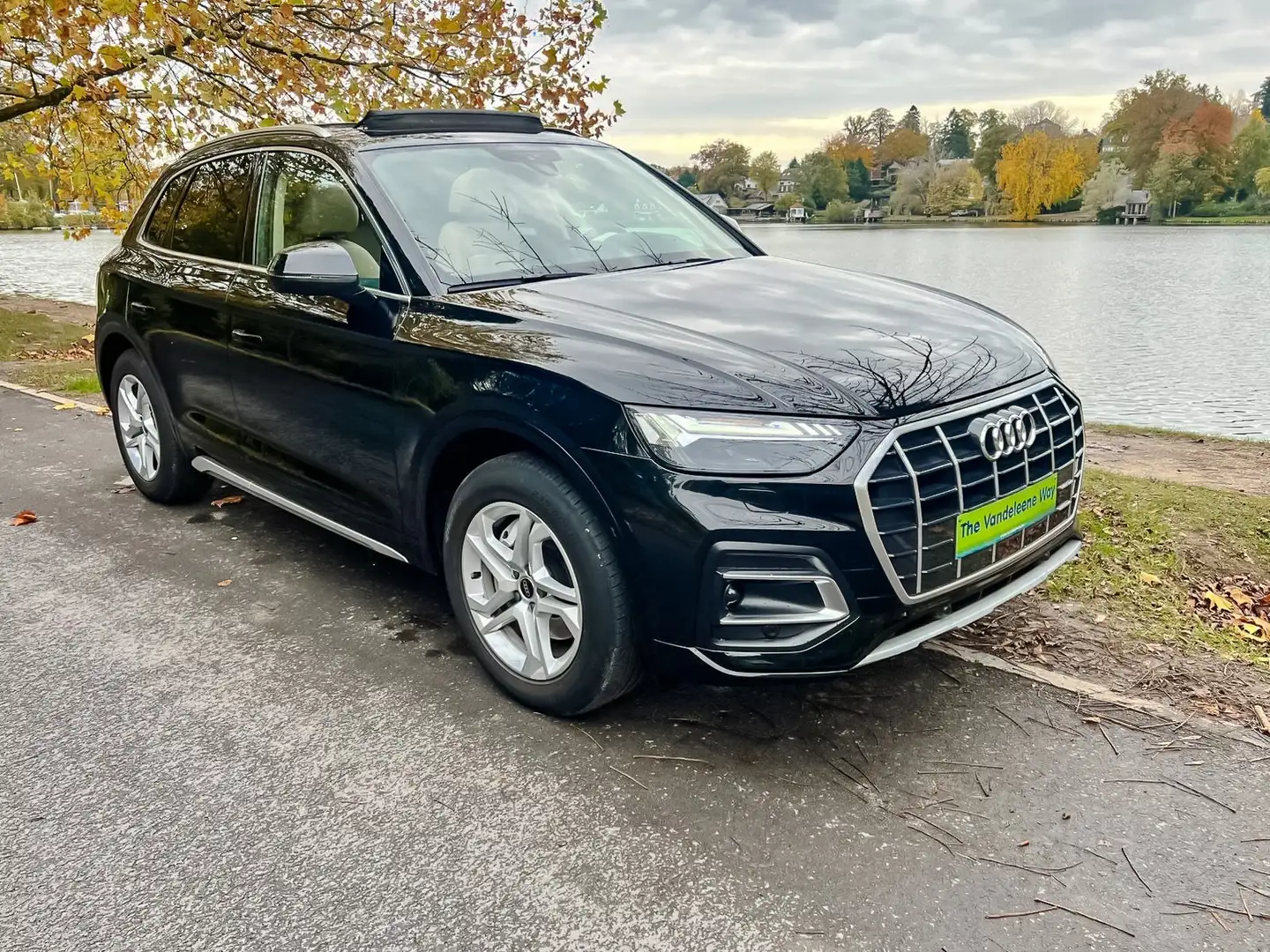 Audi Q5 Q5 30 TDi Business Edition Advanced S tronic Zwart - 2