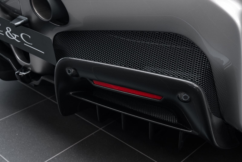 Ferrari SF90 Spider CARBON/PAINTED SHIELDS/CUSTOM/HI-FI — photo 15