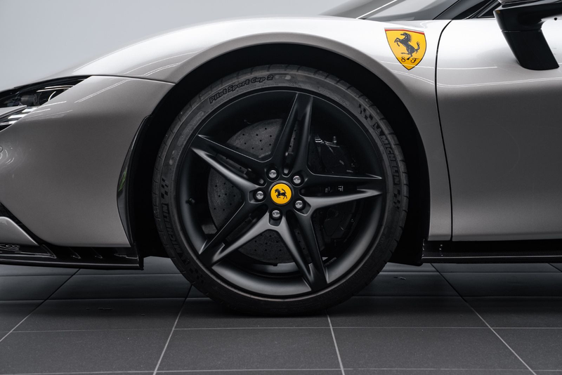Ferrari SF90 Spider CARBON/PAINTED SHIELDS/CUSTOM/HI-FI — photo 6