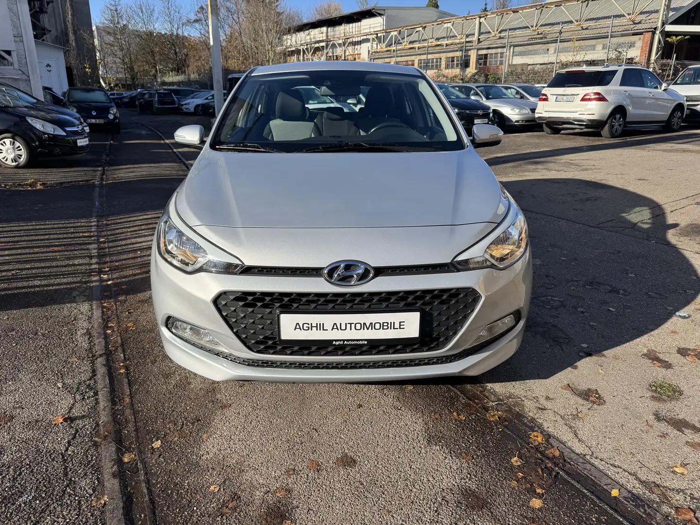Hyundai i20 i20 1.2 Passion TÜV und HU neu Argent - 2