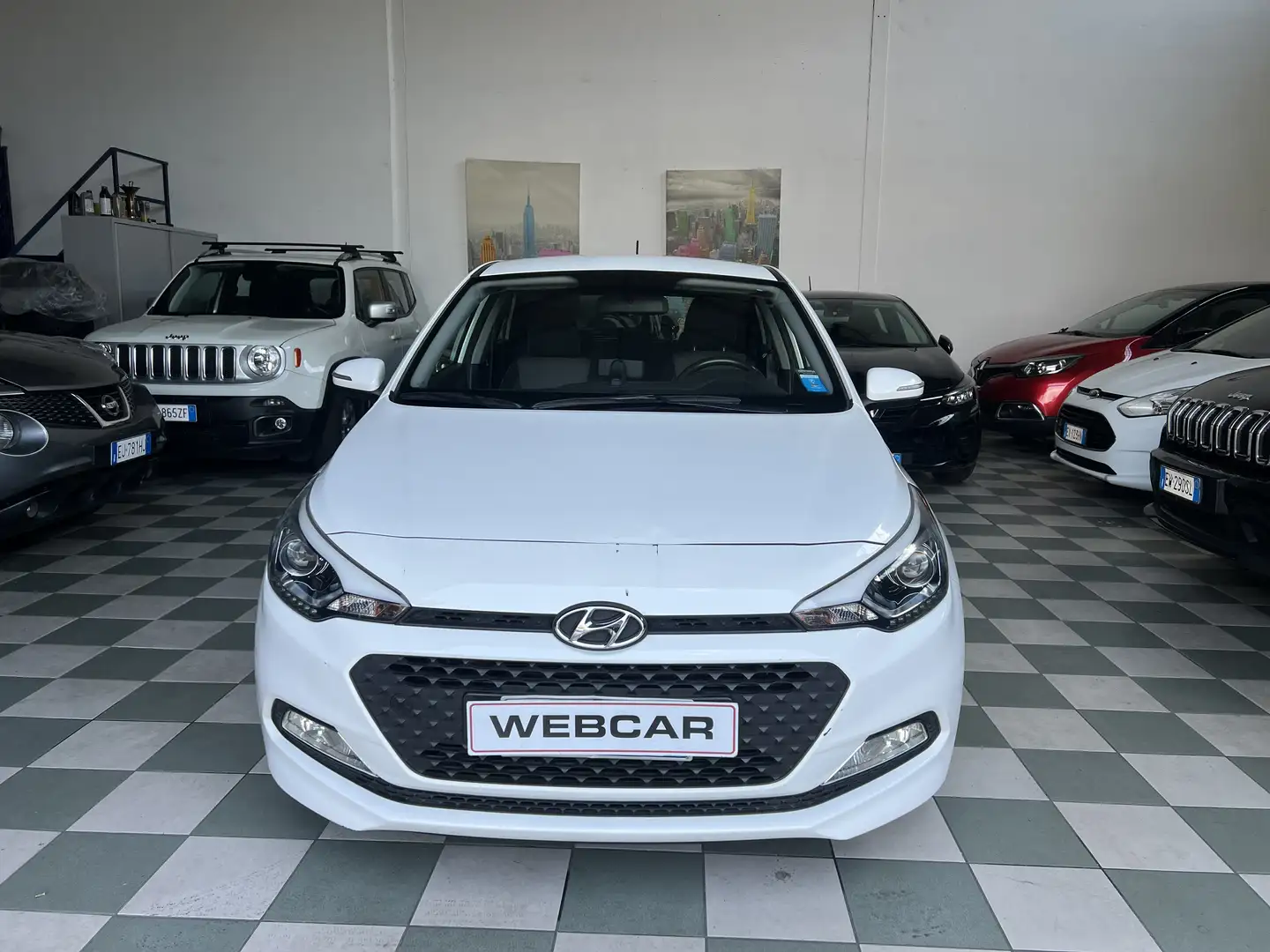 Hyundai i20 5p 1.2 Blackline 84cv Blanc - 1