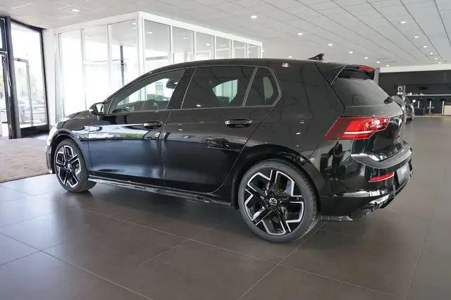 Volkswagen Golf view 2