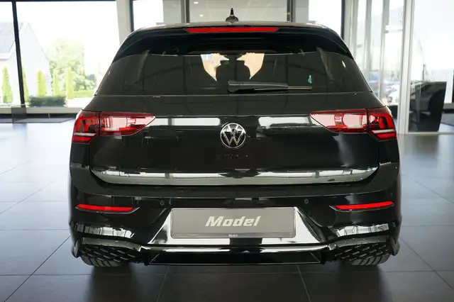 Volkswagen Golf view 4