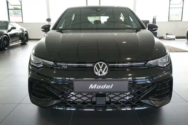 Volkswagen Golf view 3