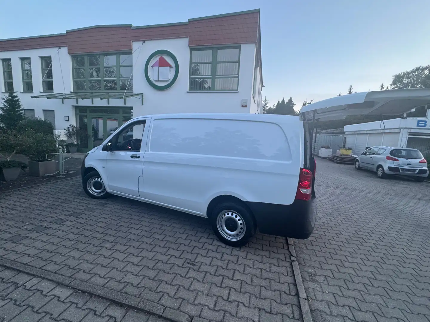 Mercedes-Benz Vito Vito 111 CDI 111 CDI Tourer Extralang BASE Weiß - 2