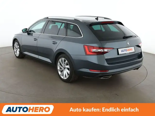 Skoda Superb view 4