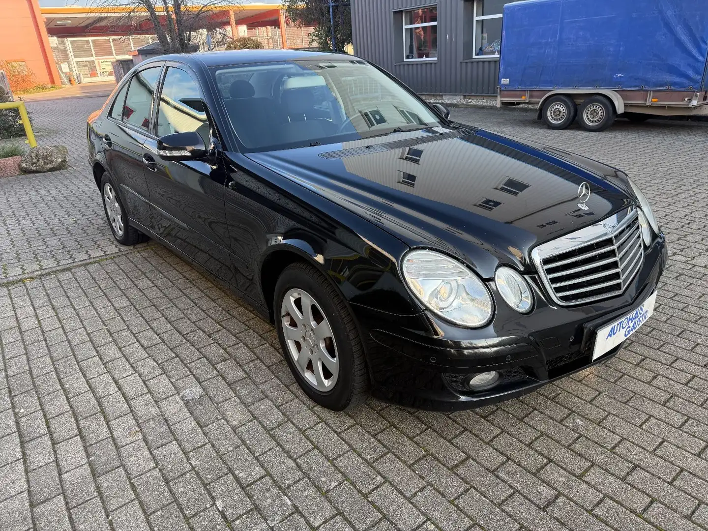 Mercedes-Benz E 220 CDI ELEGANCE Noir - 1