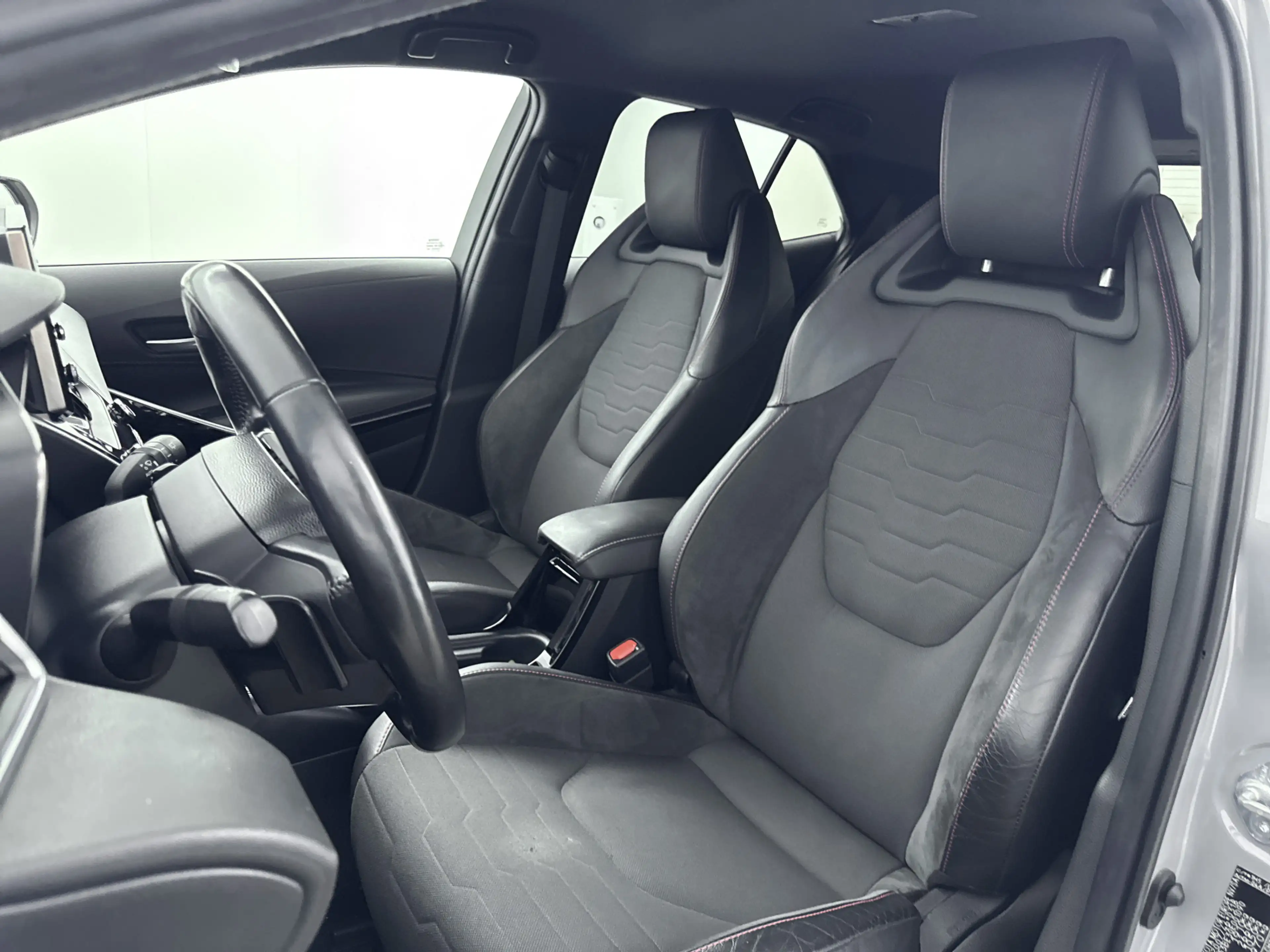 Toyota Corolla 2.0 Hybrid Executive Limited | Parkeersensoren V+A — photo 15