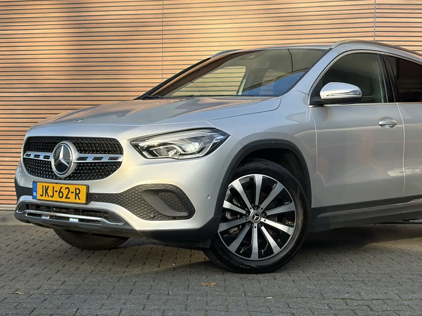 Mercedes-Benz GLA 250 e Business Solution Navigatie / Cruise / Camera Gris - 2