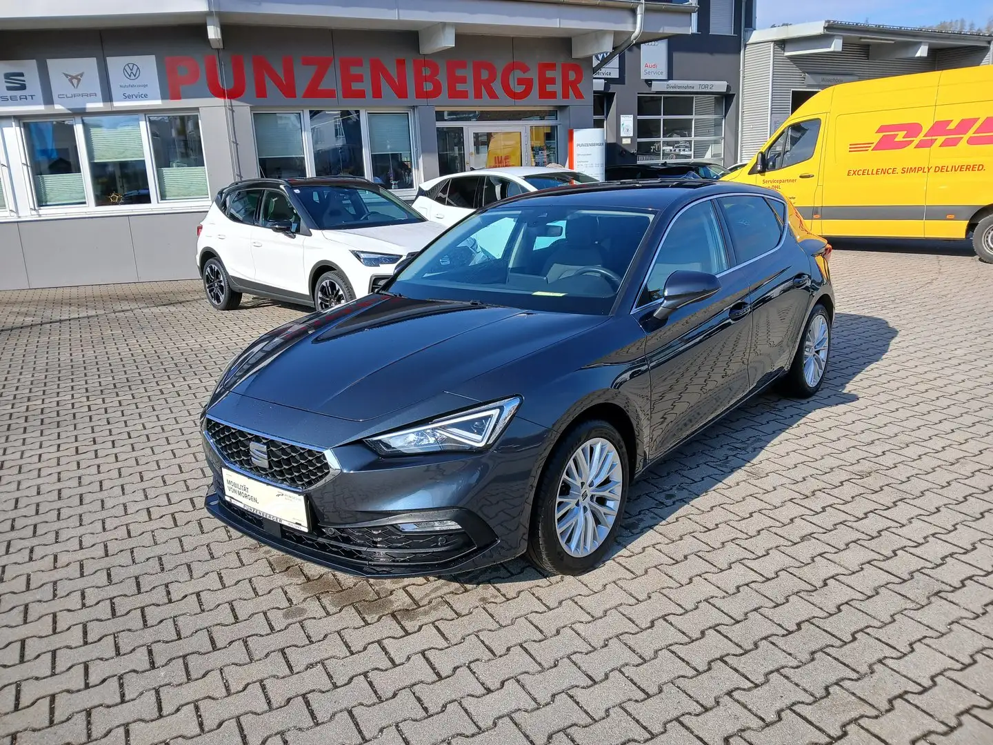 SEAT Leon Xcellence 1.0 TSI Grau - 2