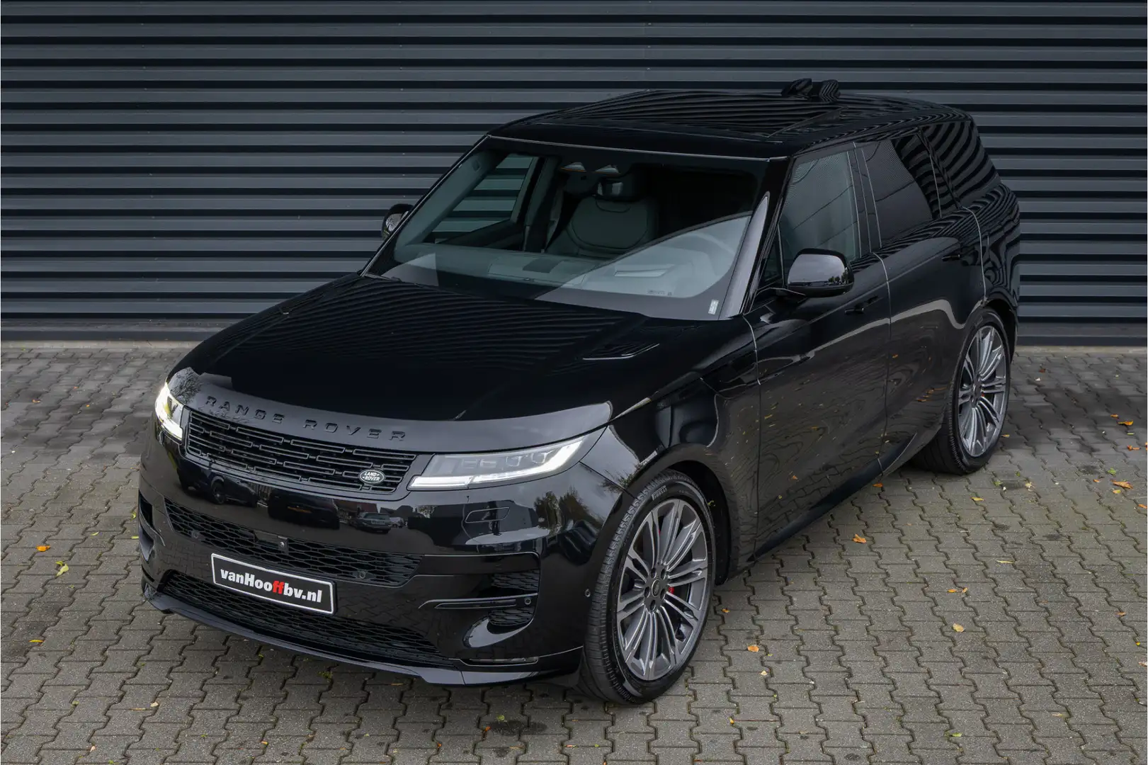 Land Rover Range Rover Sport 3.0 P460e Dynamic HSE PHEV Zwart - 2