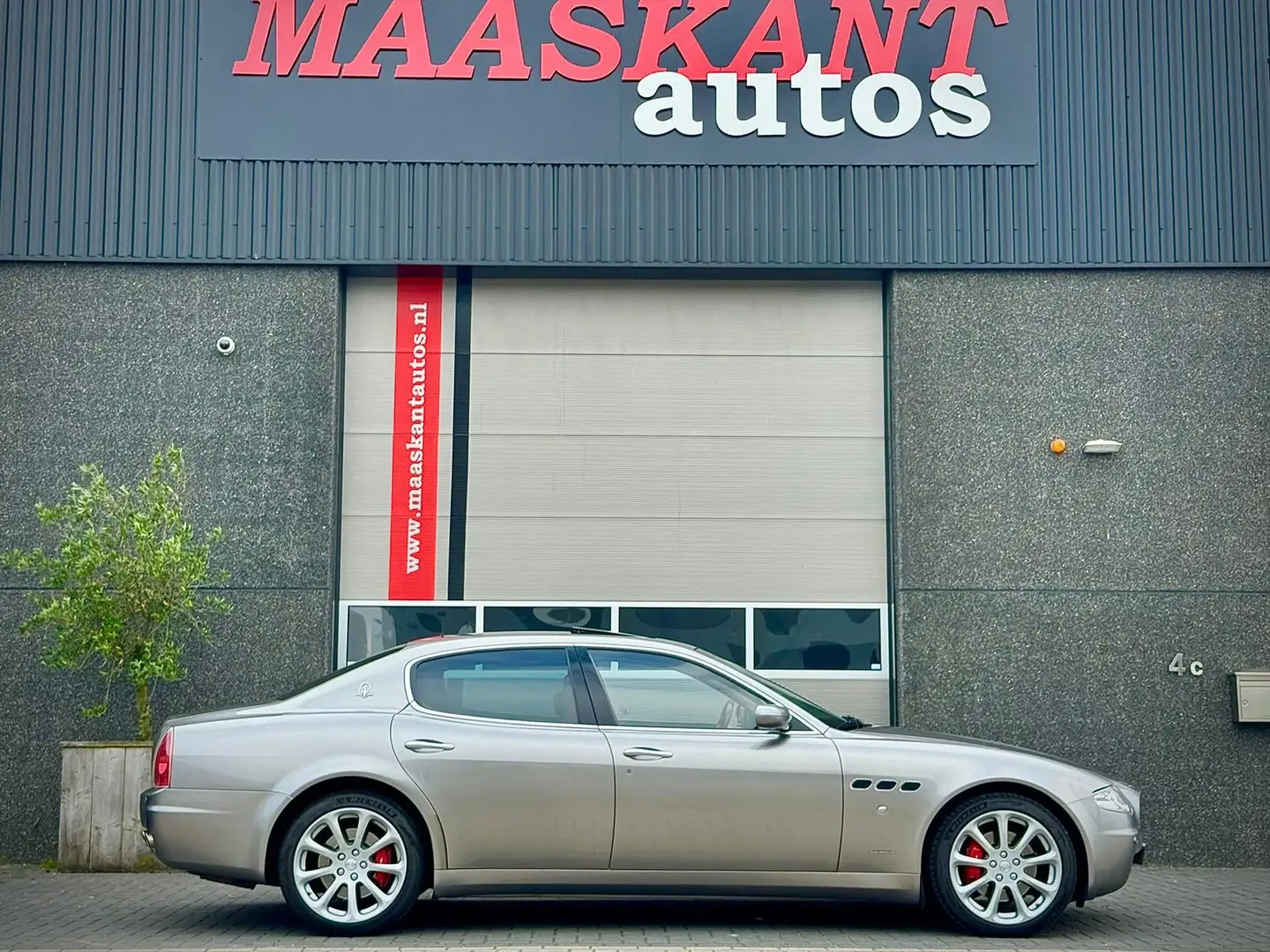 Maserati Quattroporte 4.2 V8 / Executive Gt / ZF transmission / Seat ven Grijs - 1