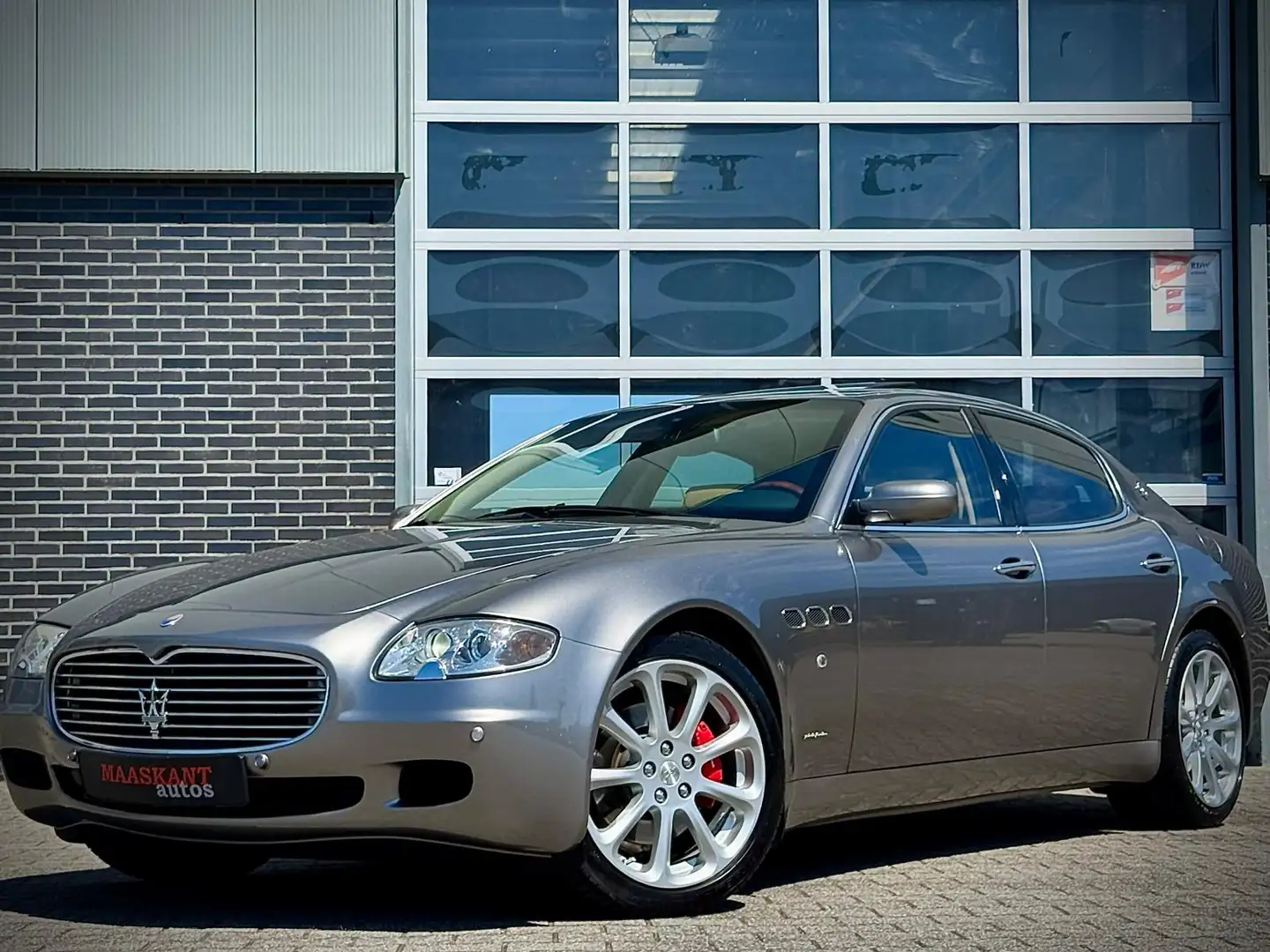 Maserati Quattroporte 4.2 V8 / Executive Gt / ZF transmission / Seat ven Gris - 2