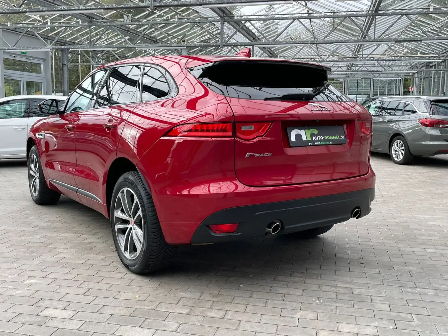 Jaguar F-Pace R-Sport AWD AHK Xen el.Heckkl. Meridian Rot - 2
