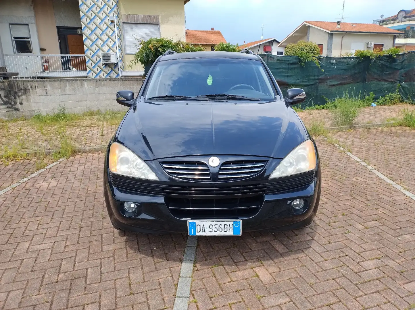 SsangYong Kyron 2.0 xdi Premium Schwarz - 2