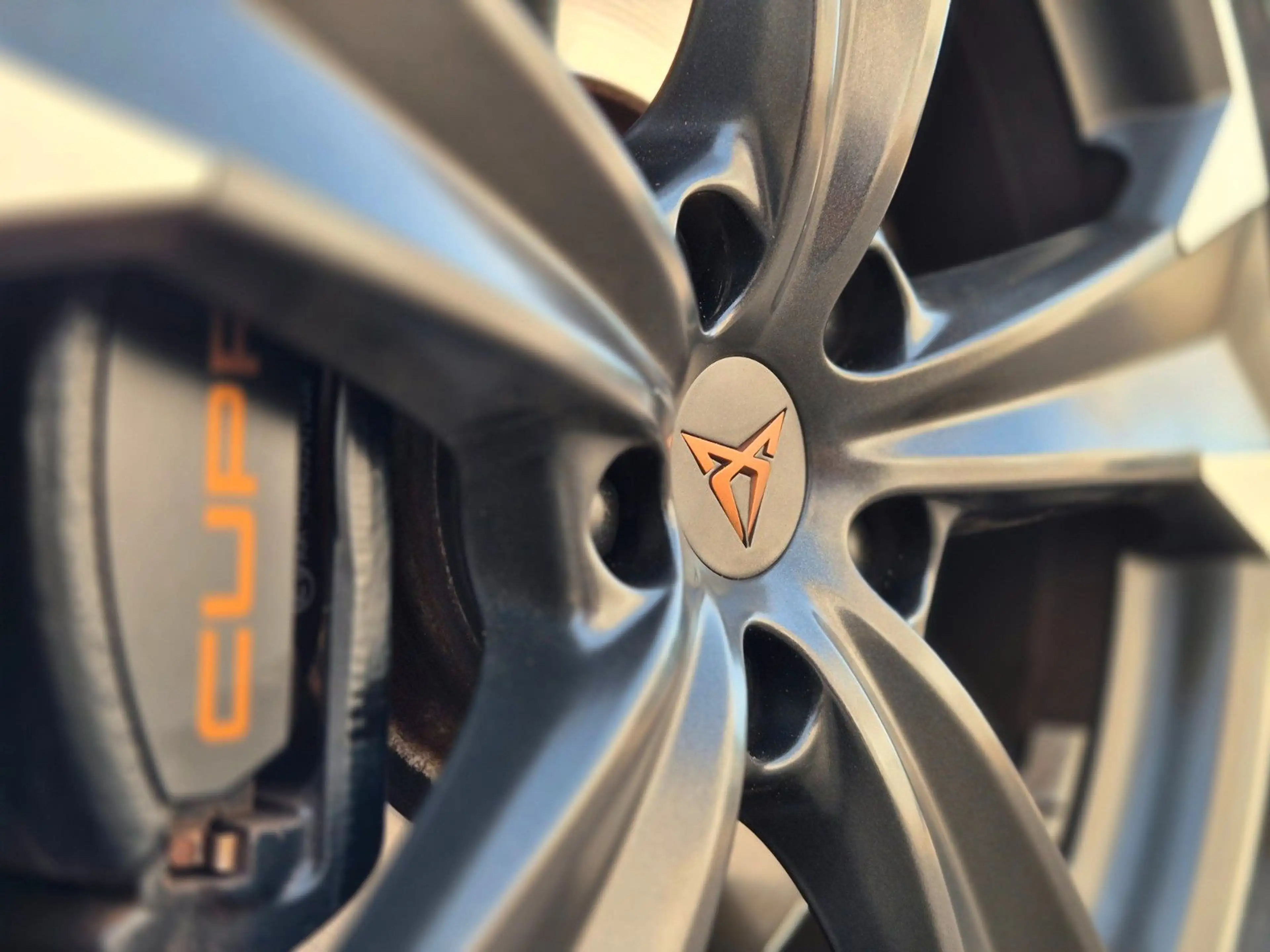 CUPRA Ateca 4Drive DIGITALES C.P KEYLESS LED ACC 360° — photo 2