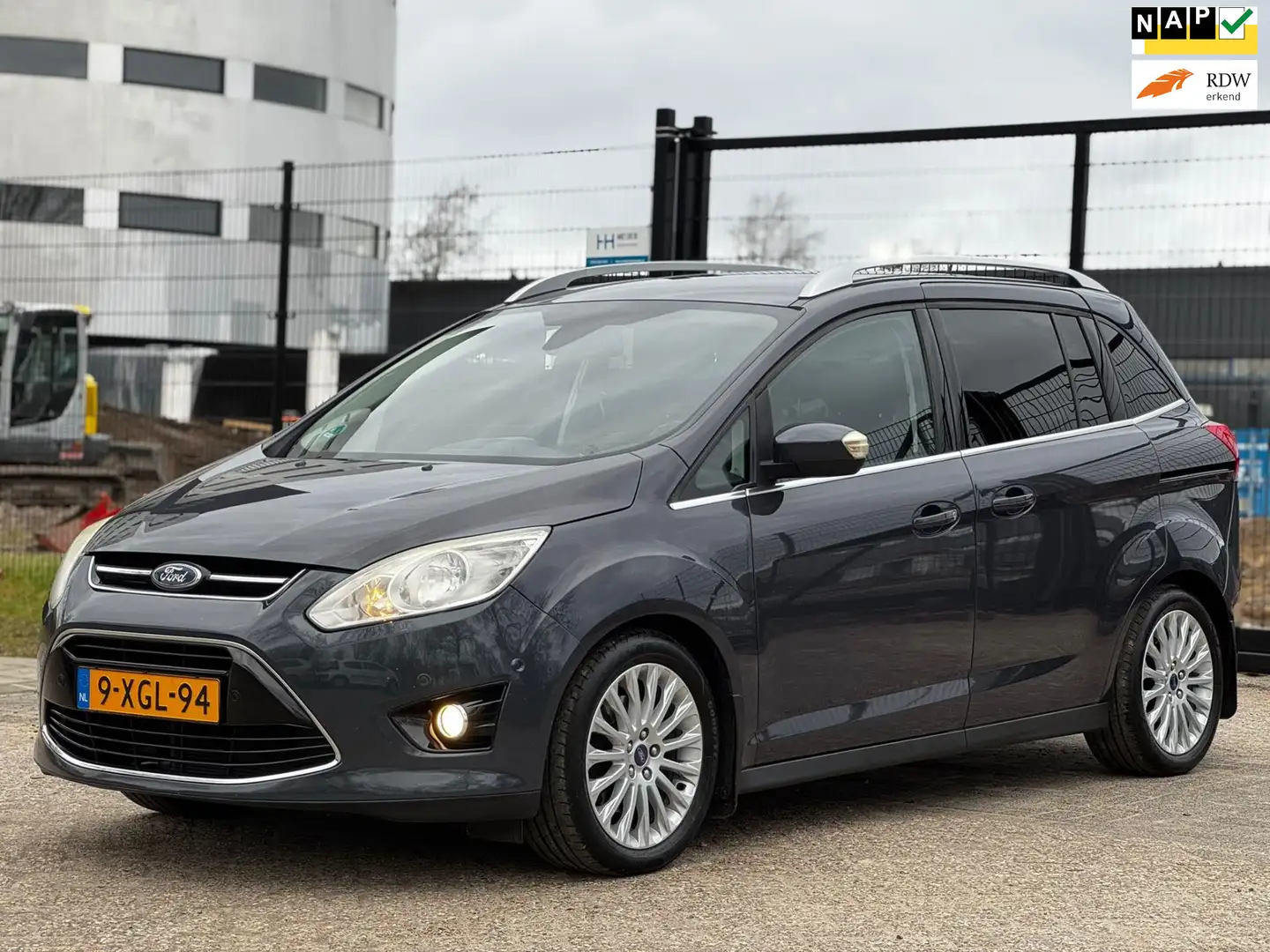 Ford Grand C-Max 1.0 Edition Plus 7p. Grau - 1
