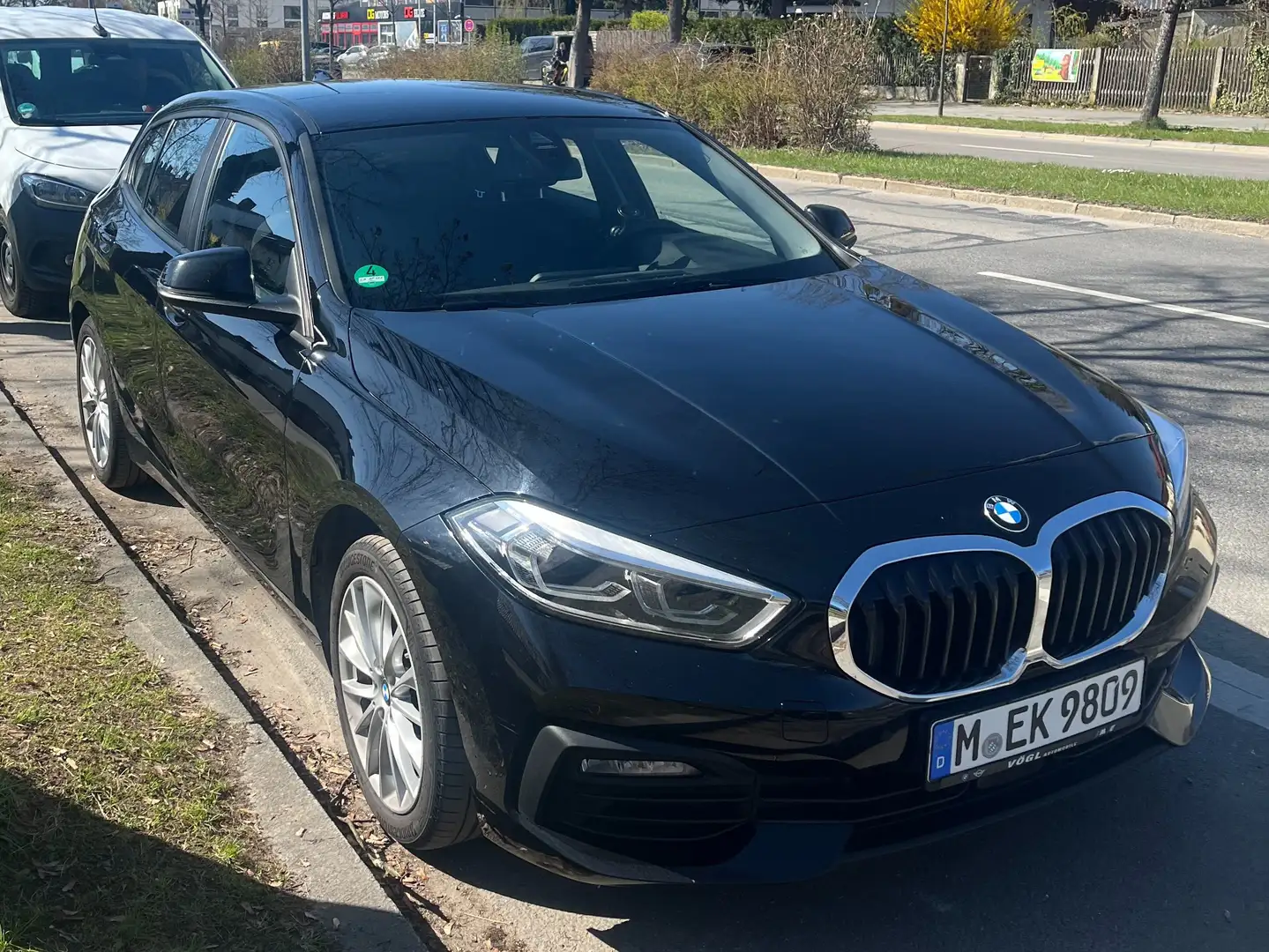 BMW 120 X Drive Schwarz - 2