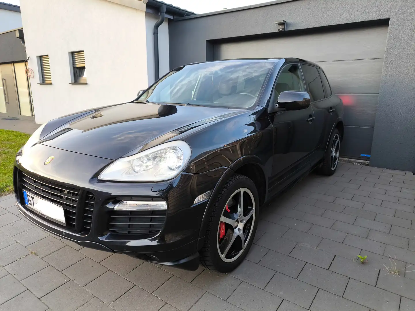 Porsche Cayenne GTS  Tiptronic S Schwarz - 2