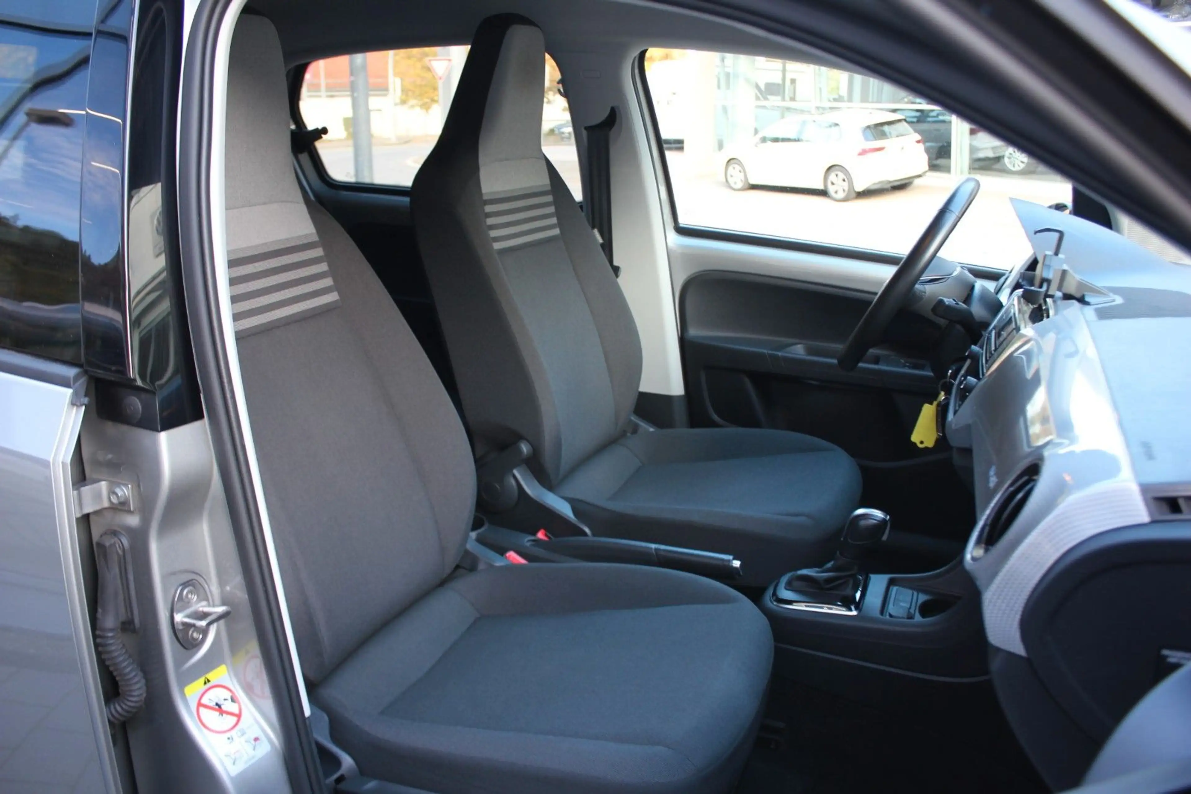 Volkswagen up! e-up! Style Plus 32 kWh Akku inkl. — photo 8