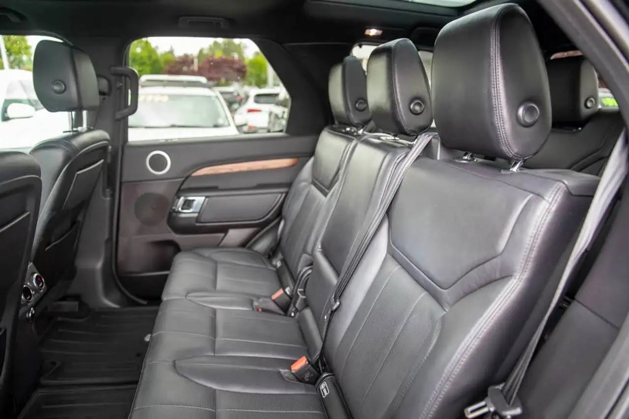 Land Rover Discovery photo Land Rover Discovery