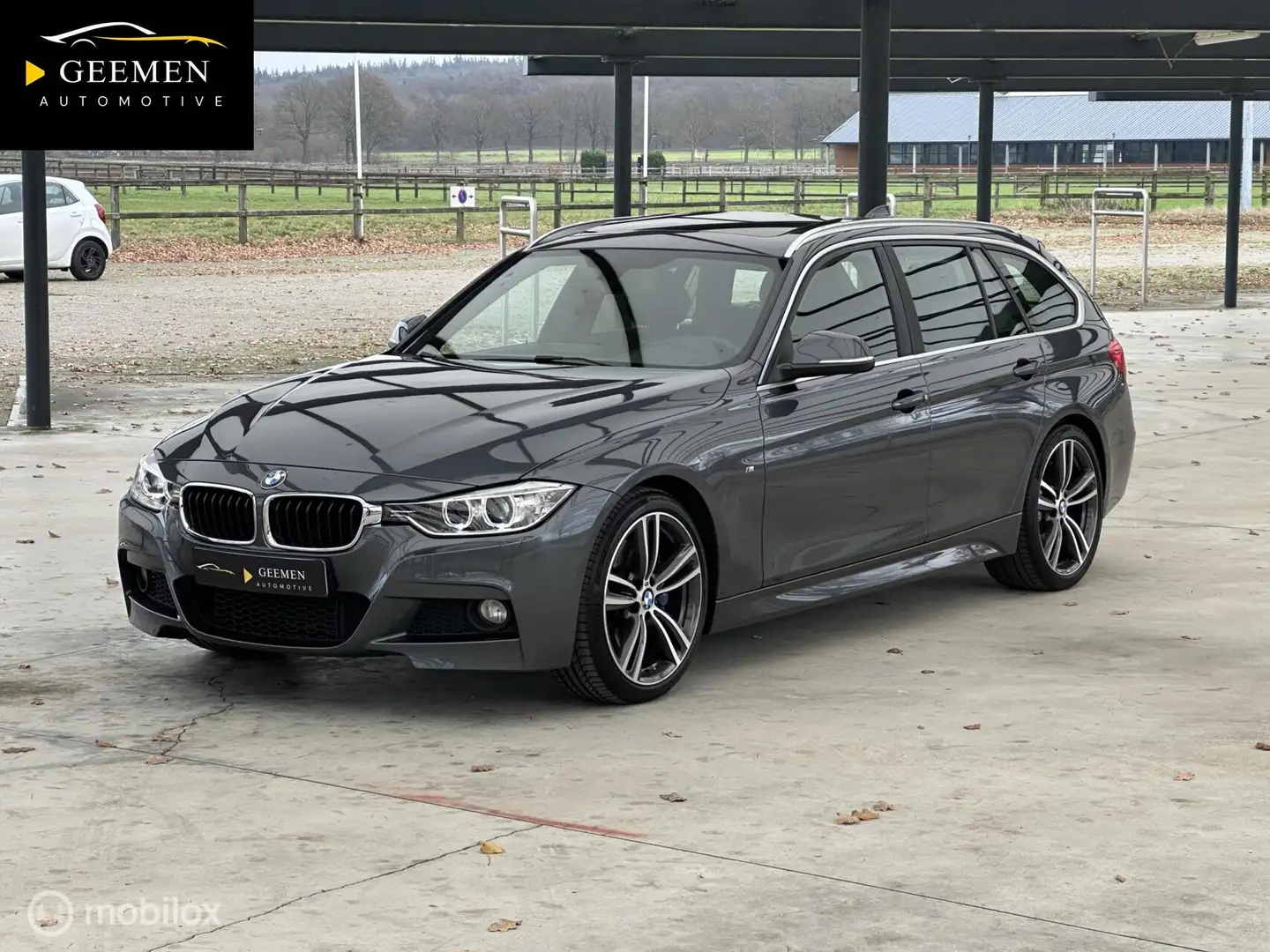 BMW 320 3-serie Touring 320i M Sport High Executive PANO/N Grijs - 1