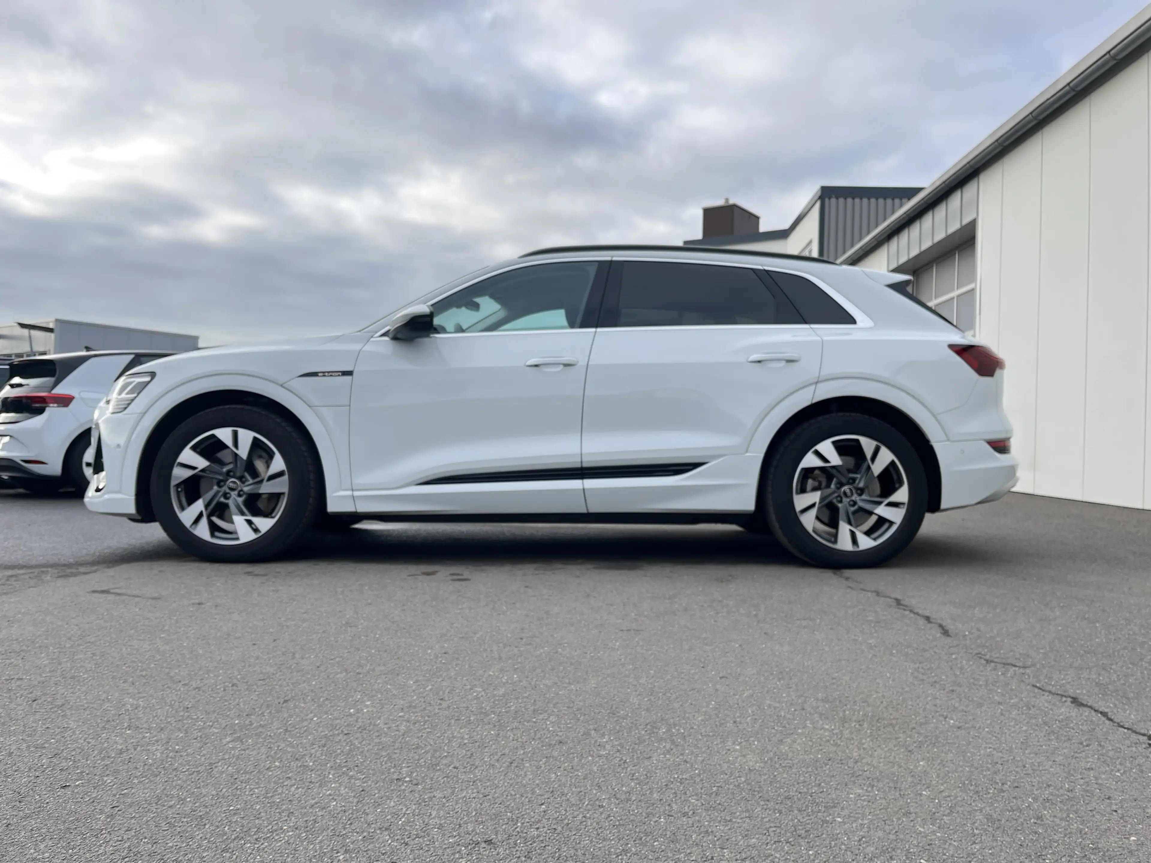 Audi e-tron S-Line 181€ m.20% Anz. 20 Zoll Kamera el.Klappe — photo 2