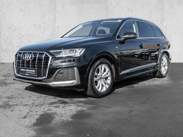 Audi Q7 view 2