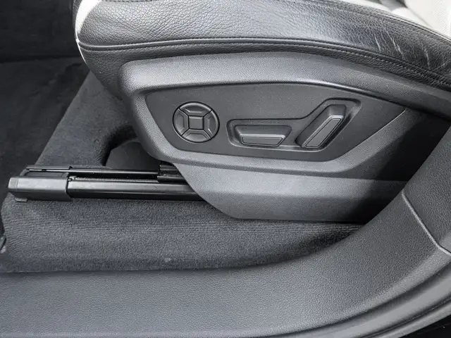 Audi Q7 view 16